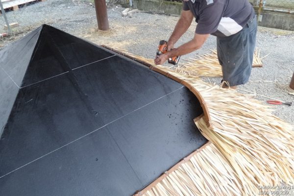 Balinese-Thatch_Install00007